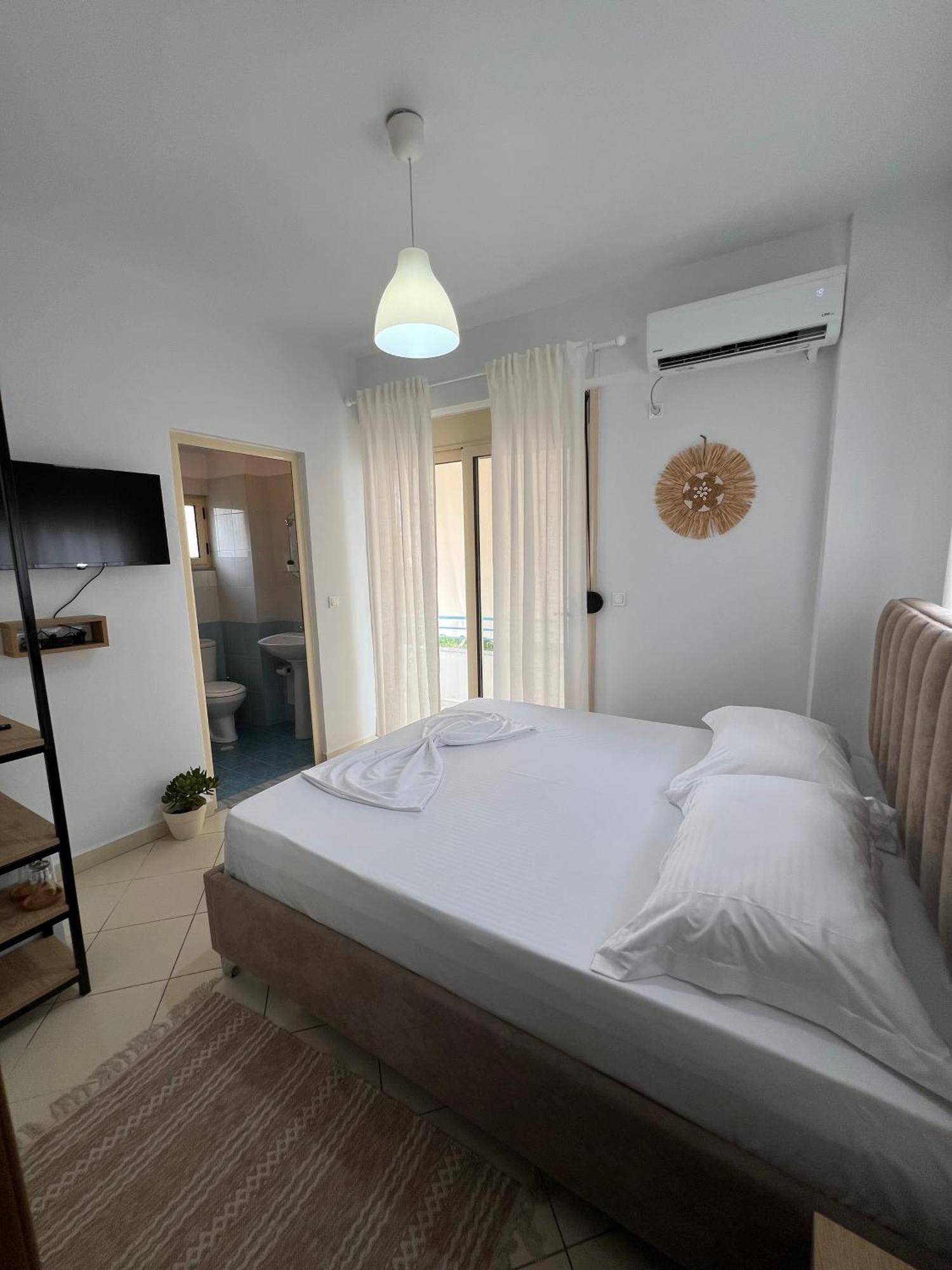 Helios Rooms Саранде Екстериор снимка