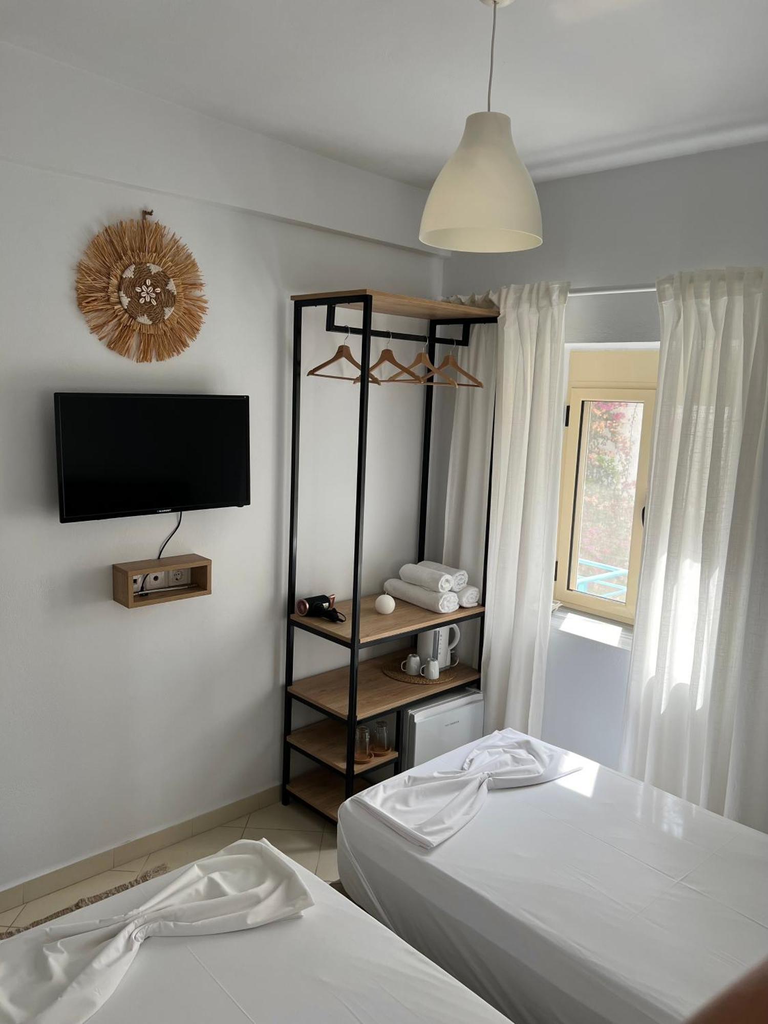 Helios Rooms Саранде Екстериор снимка
