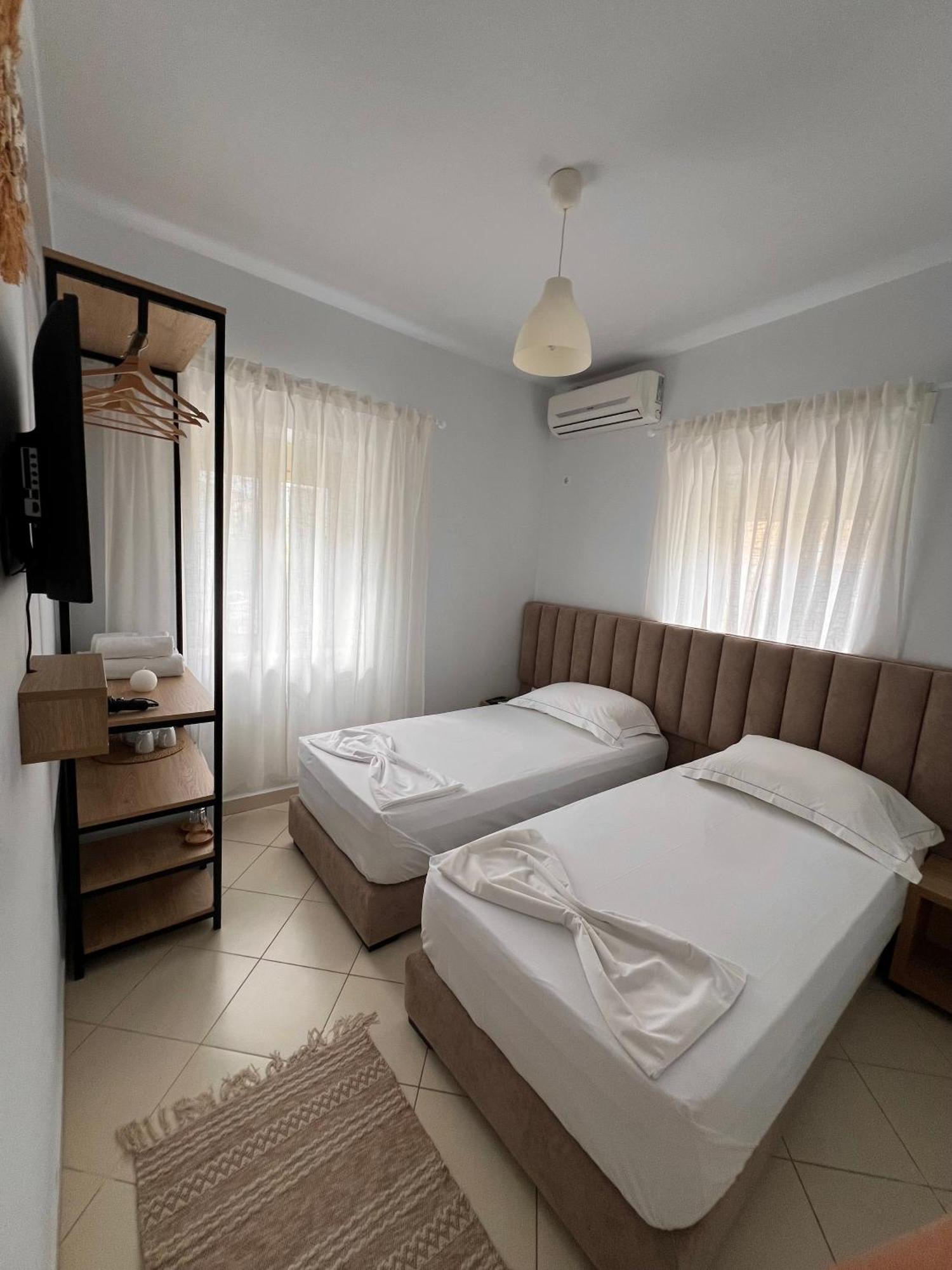 Helios Rooms Саранде Екстериор снимка