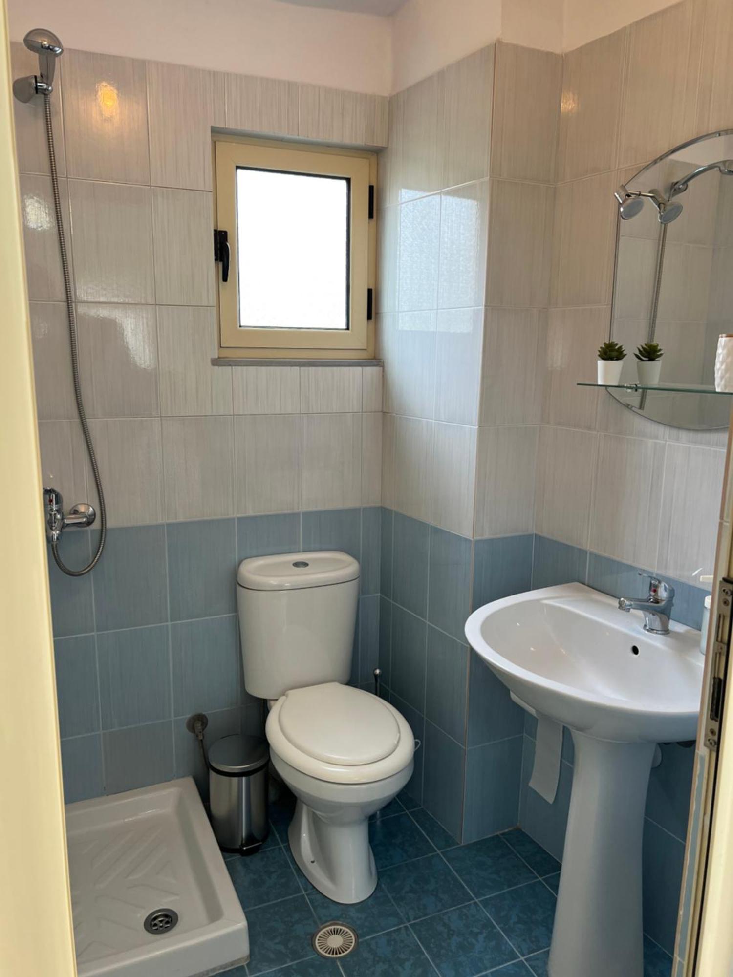 Helios Rooms Саранде Екстериор снимка