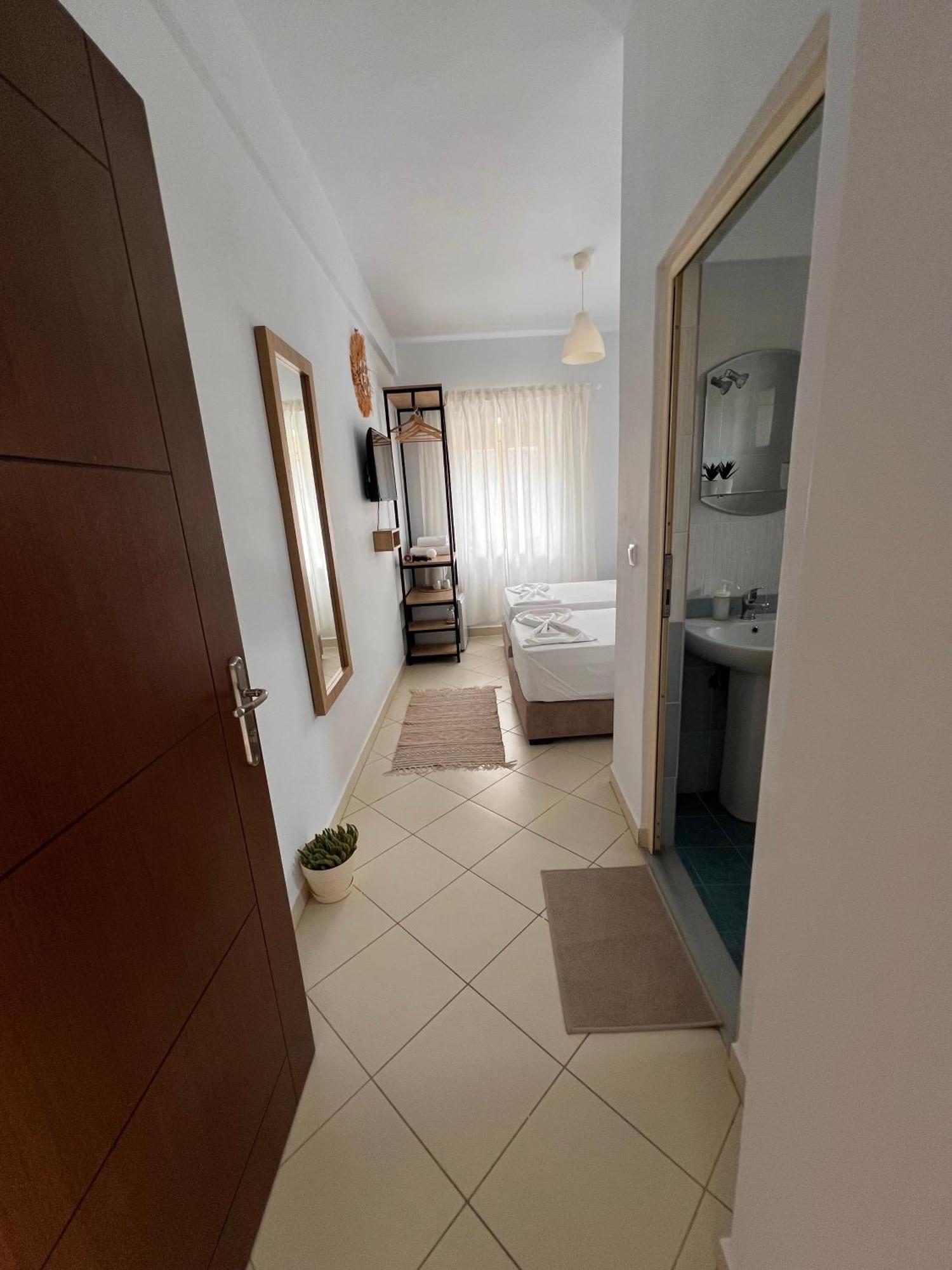 Helios Rooms Саранде Екстериор снимка