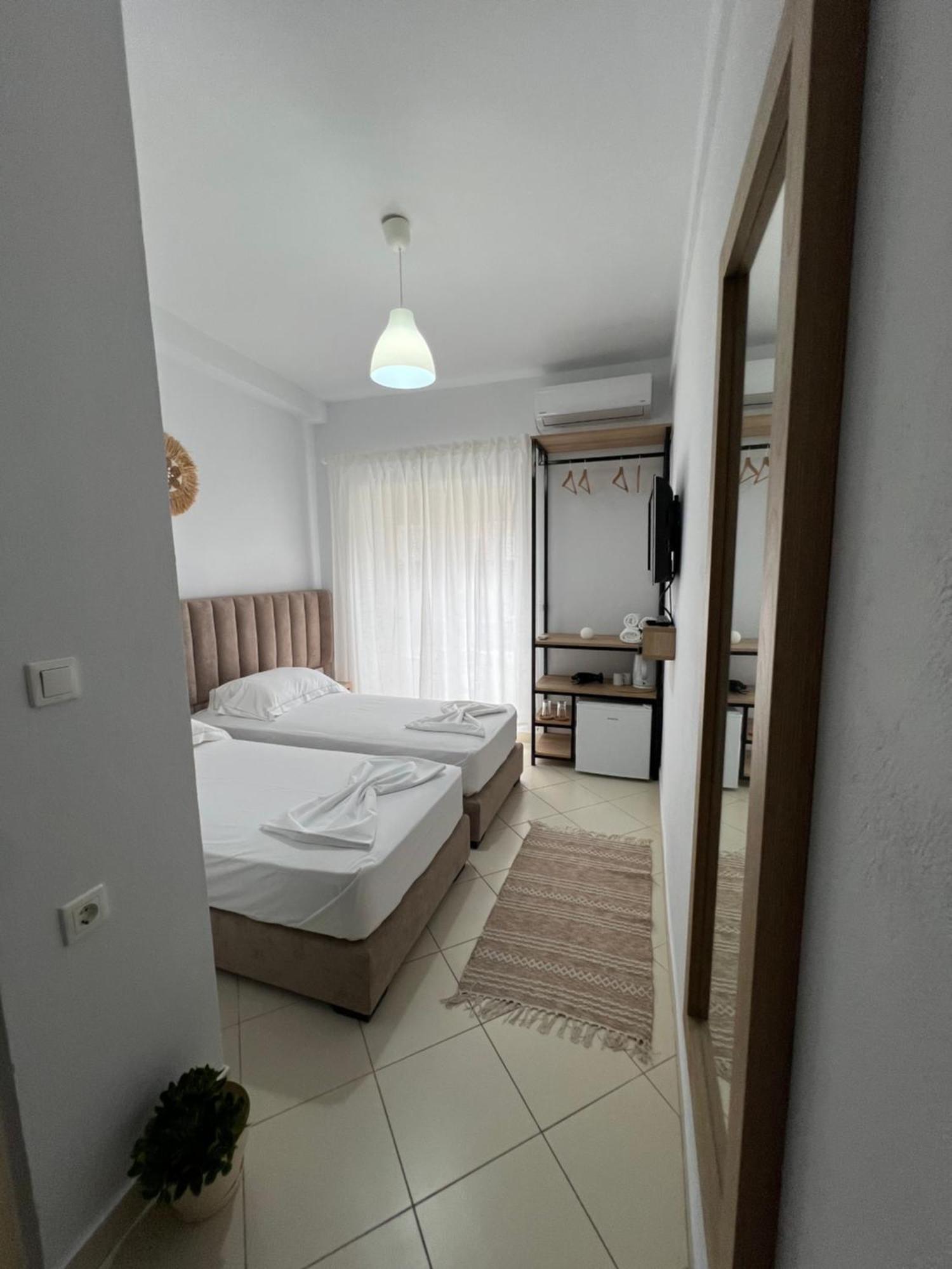 Helios Rooms Саранде Екстериор снимка